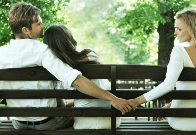 9 Signs Your Boyfriend Is Cheating on You Image